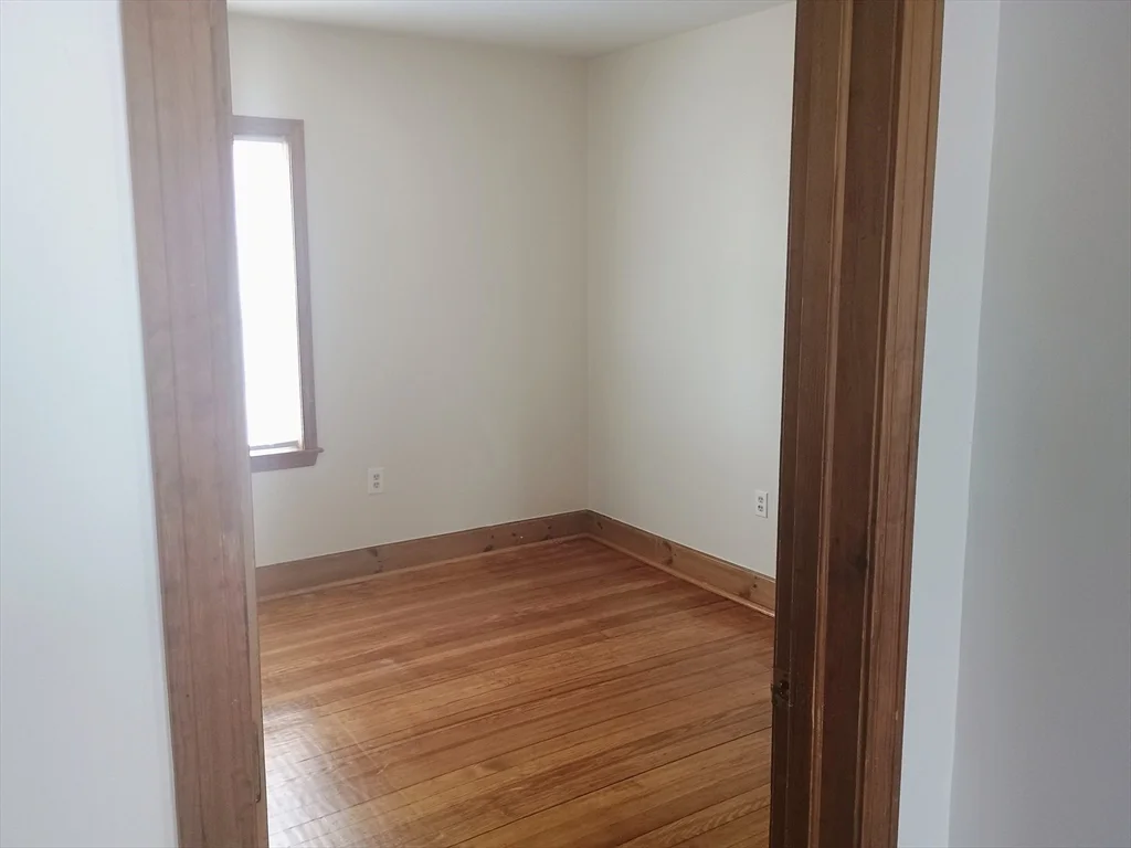 3 bed, 1 bath apartment for rent at 14 Randall St Unit 1, Taunton — photo 5 of 8