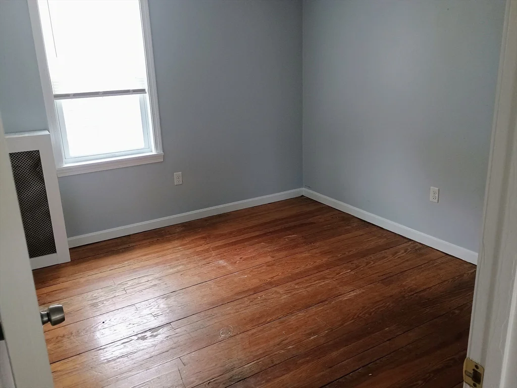 3 bed, 1 bath apartment for rent at 14 Randall St Unit 3, Taunton — photo 5 of 8