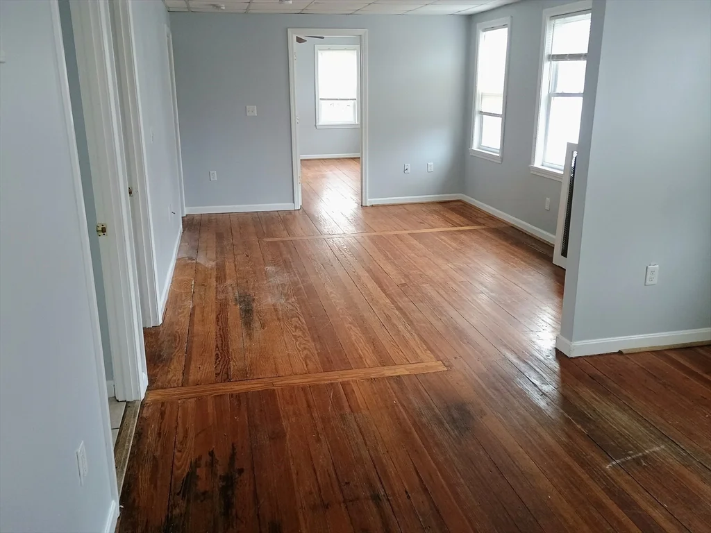 3 bed, 1 bath apartment for rent at 14 Randall St Unit 3, Taunton — photo 2 of 8