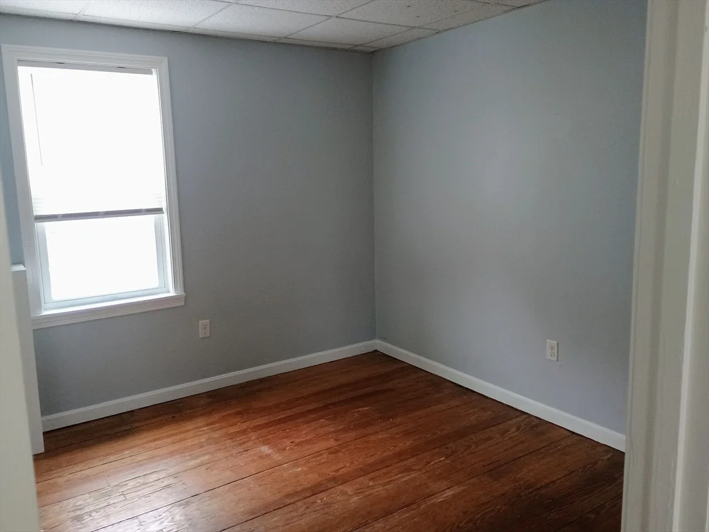 3 bed, 1 bath apartment for rent at 14 Randall St Unit 3, Taunton — photo 7 of 8