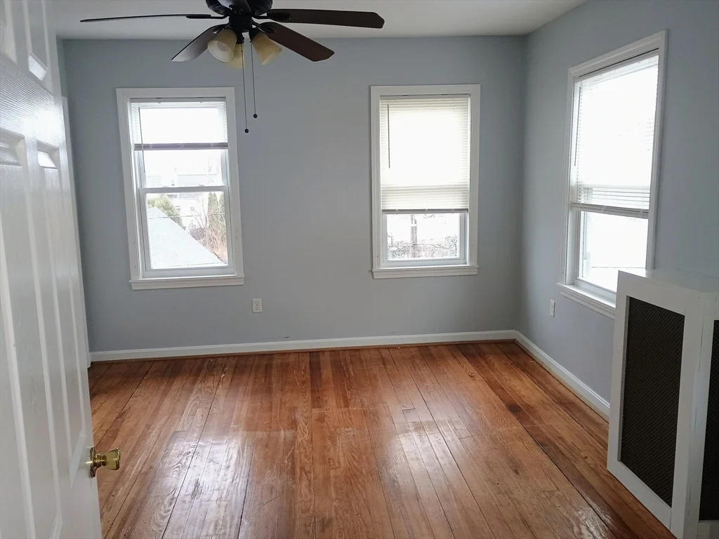 3 bed, 1 bath apartment for rent at 14 Randall St Unit 3, Taunton — photo 4 of 8