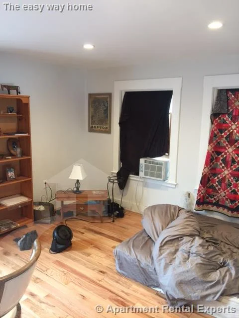 5 bed, 2 bath apartment for rent at 14 Renfrew St Unit 2, Tufts — photo 17 of 22