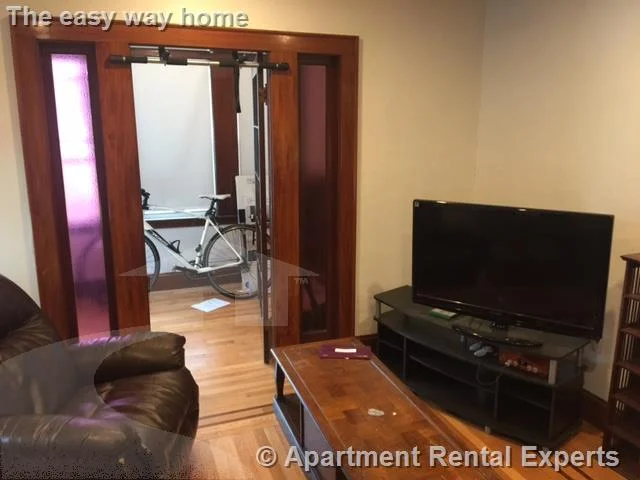 5 bed, 2 bath apartment for rent at 14 Renfrew St Unit 2, Tufts — photo 7 of 22