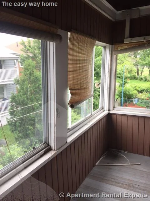 5 bed, 2 bath apartment for rent at 14 Renfrew St Unit 2, Tufts — photo 4 of 22