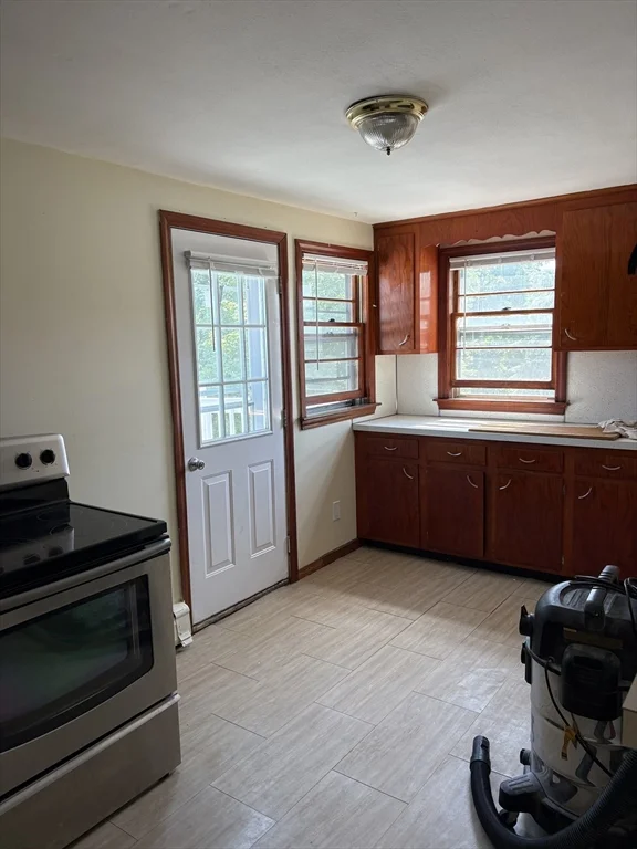 2 bed, 1 bath apartment for rent at 14 Reynolds Ave Unit A, Randolph — photo 10 of 13