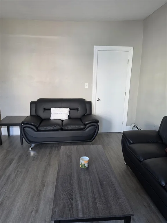 2 bed, 1 bath apartment for rent at 14 Ridgeway Unit 1, Lynn — photo 3 of 11