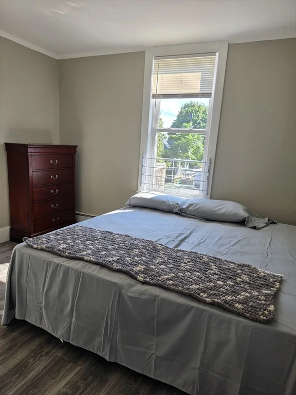 3 bed, 1 bath apartment for rent at 14 Ridgeway Unit 4, Lynn — photo 6 of 6