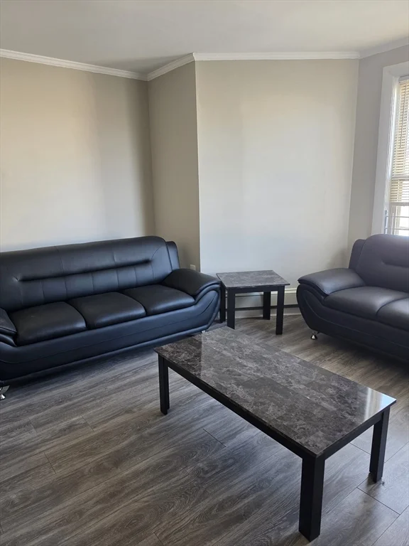 3 bed, 1 bath apartment for rent at 14 Ridgeway Unit 4, Lynn — photo 2 of 6