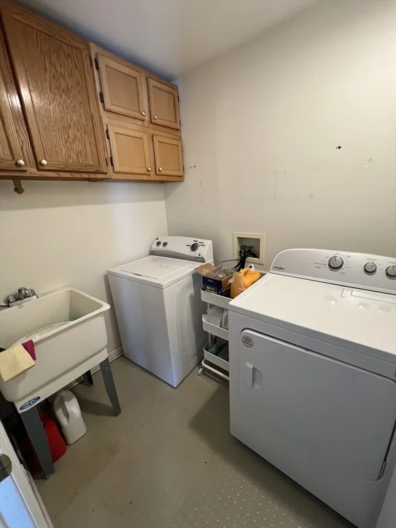 3 bed, 2 bath apartment for rent at 14 Rockland St, Newton Highlands — photo 9 of 19