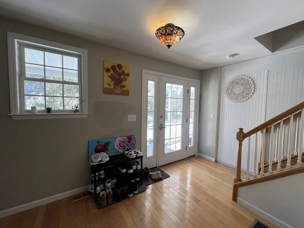 3 bed, 2 bath apartment for rent at 14 Rockland St, Newton Highlands — photo 7 of 19