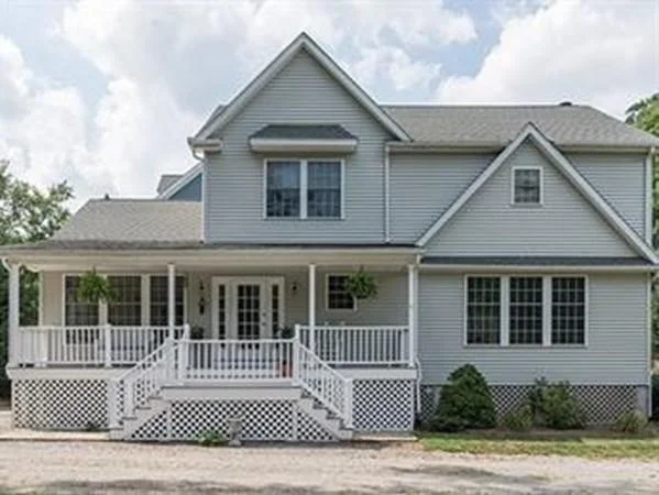3 bed, 2 bath apartment for rent at 14 Rockland St, Newton Highlands