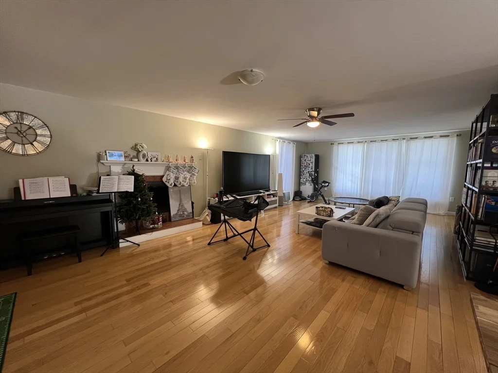 3 bed, 2 bath apartment for rent at 14 Rockland St, Newton Highlands — photo 14 of 19
