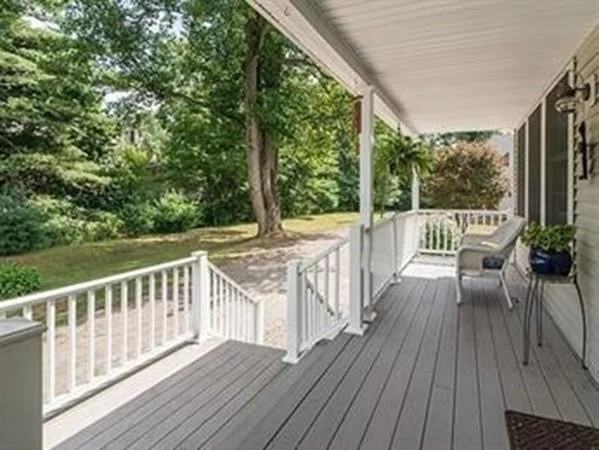 3 bed, 2 bath apartment for rent at 14 Rockland St, Newton Highlands — photo 3 of 19