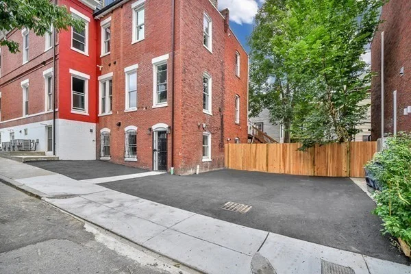 1 bed, 1 bath apartment for rent at 14 Rockland Unit 4, Roxbury — photo 12 of 13