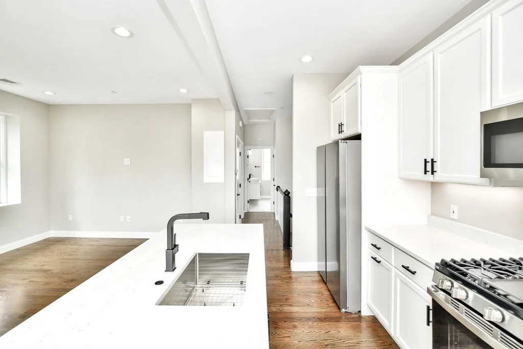 1 bed, 1 bath apartment for rent at 14 Rockland Unit 4, Roxbury — photo 5 of 13