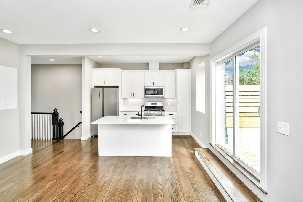 1 bed, 1 bath apartment for rent at 14 Rockland Unit 4, Roxbury — photo 4 of 13