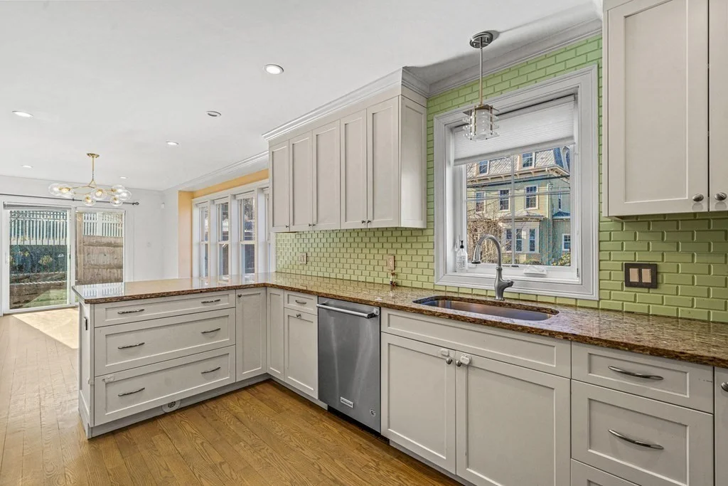 4 bed, 4+ bath apartment for rent at 14 Rockview St Unit 14, Jamaica Plain — photo 8 of 13