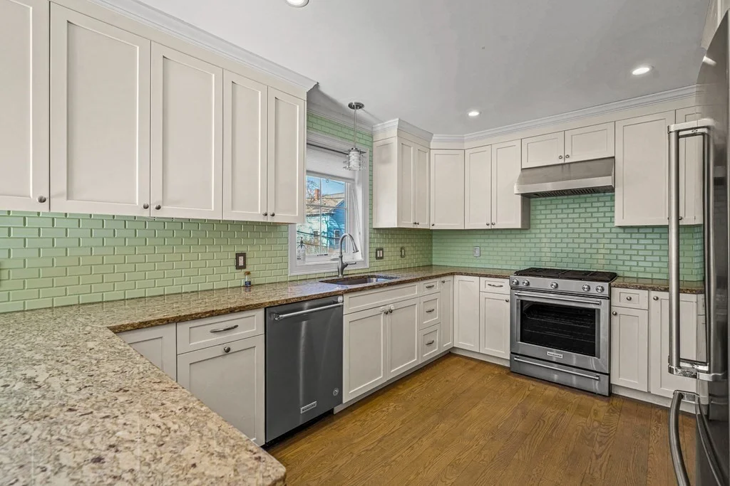 4 bed, 4+ bath apartment for rent at 14 Rockview St Unit 14, Jamaica Plain — photo 5 of 13