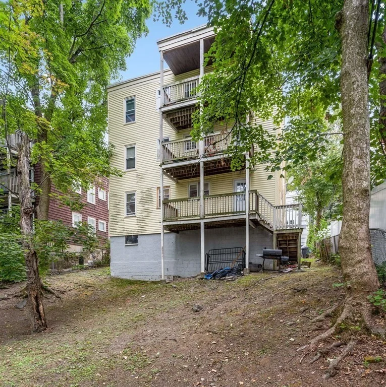 4 bed, 1 bath apartment for rent at 14 Ronan St Unit 1, Boston — photo 21 of 23