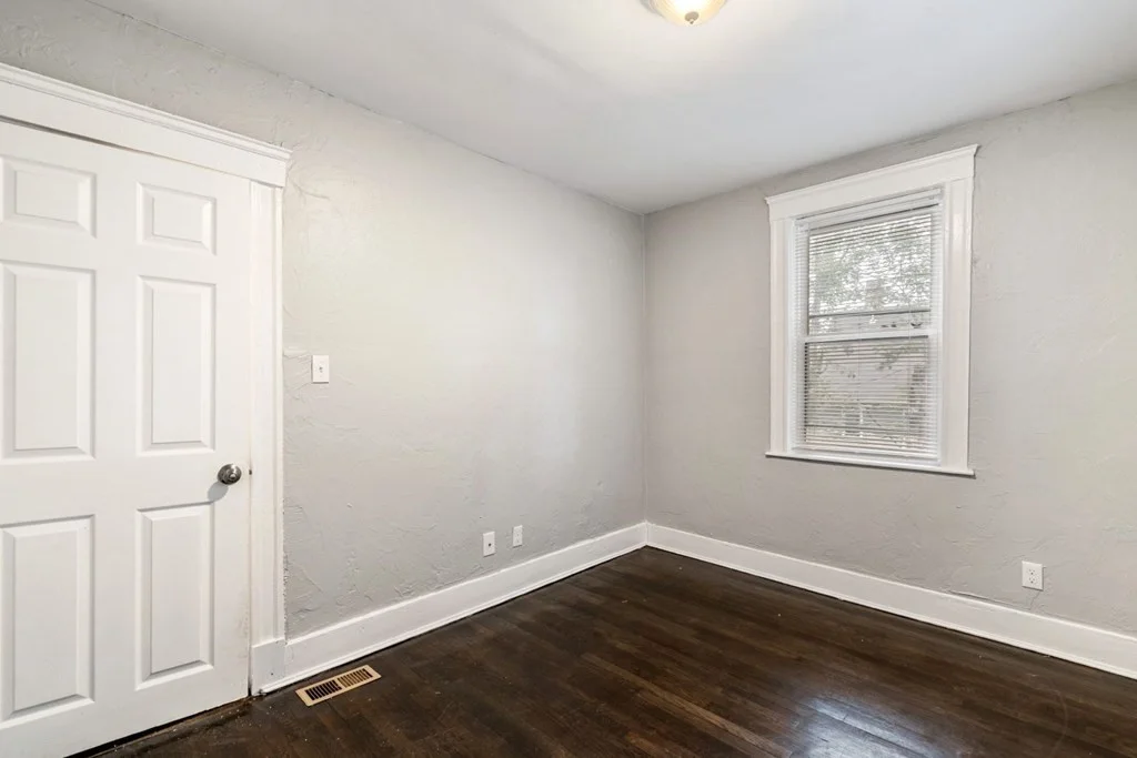 4 bed, 1 bath apartment for rent at 14 Ronan St Unit 1, Boston — photo 9 of 23