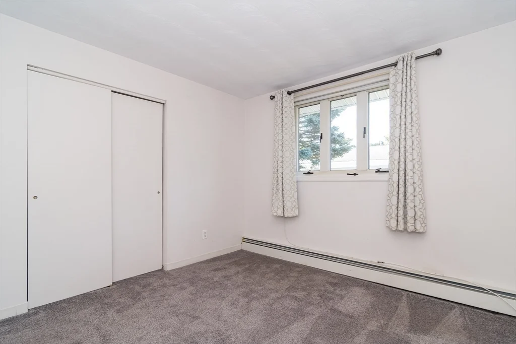 3 bed, 1 bath apartment for rent at 14 Rosslare Rd, Framingham — photo 15 of 20