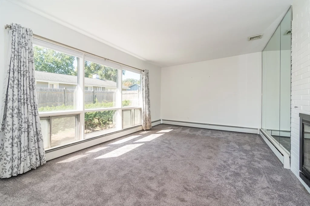 3 bed, 1 bath apartment for rent at 14 Rosslare Rd, Framingham — photo 7 of 20
