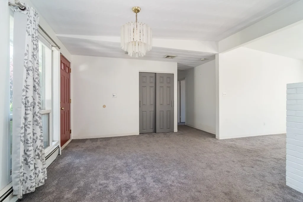 3 bed, 1 bath apartment for rent at 14 Rosslare Rd Unit 14, Framingham — photo 6 of 20