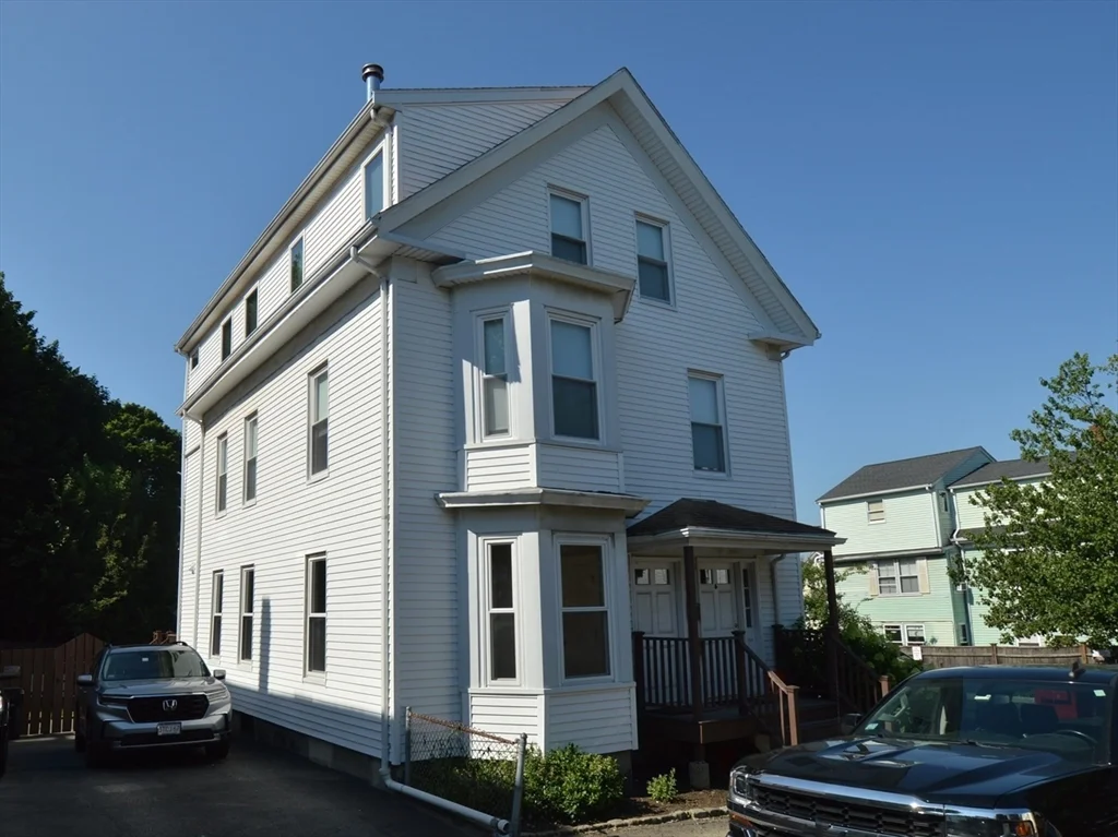 3 bed, 1 bath apartment for rent at 14 Roundy St Unit 1, Beverly