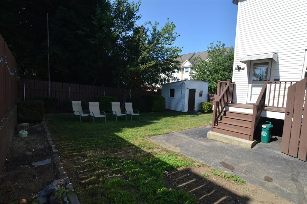 3 bed, 1 bath apartment for rent at 14 Roundy St Unit 1, Beverly — photo 8 of 8