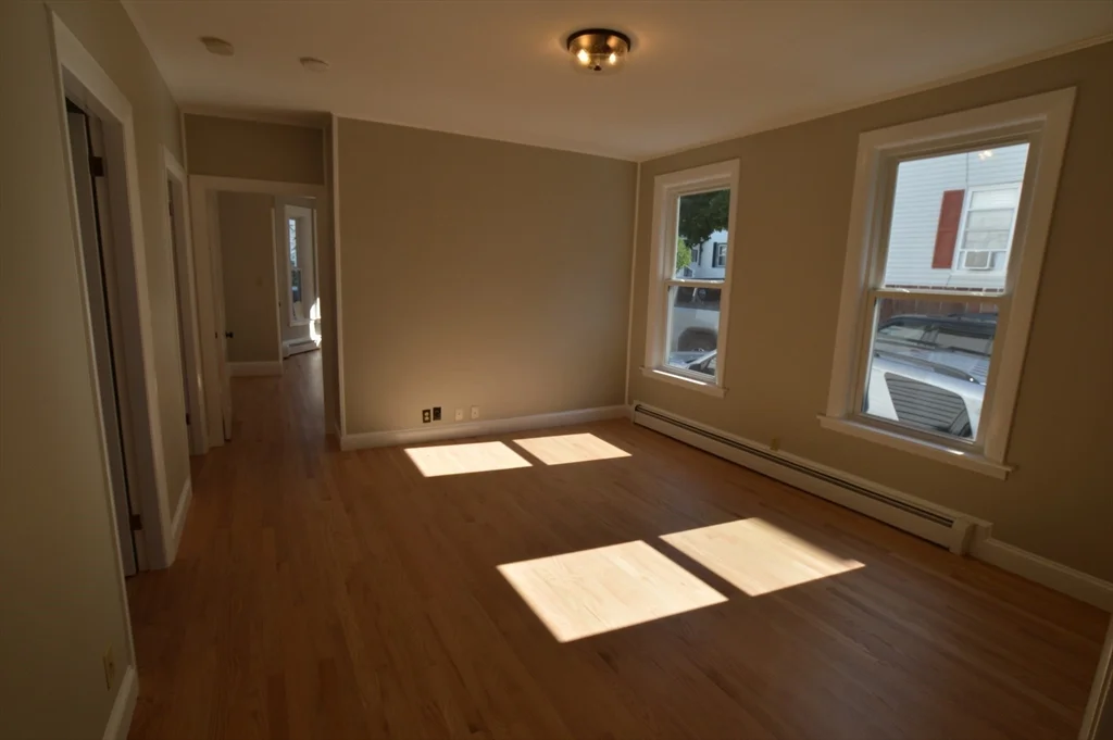 3 bed, 1 bath apartment for rent at 14 Roundy St Unit 1, Beverly — photo 5 of 8