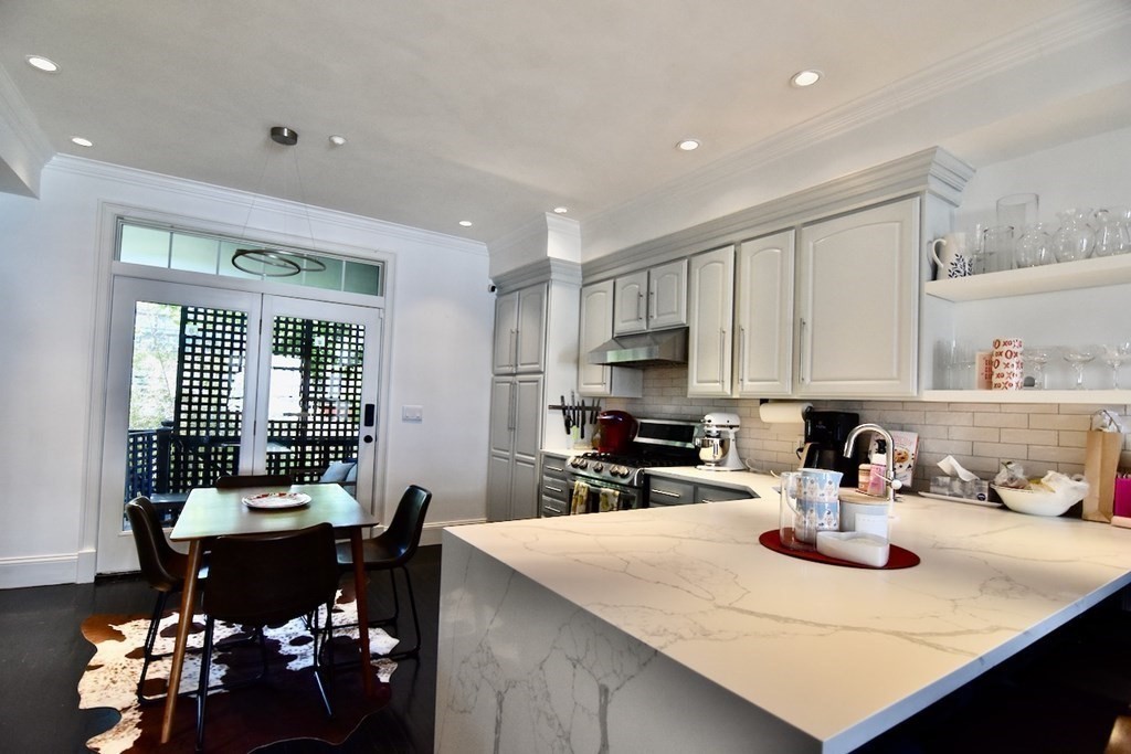 2 bed, 1 bath apartment for rent at 14 S Sydney St Unit 14, Dorchester — photo 8 of 32