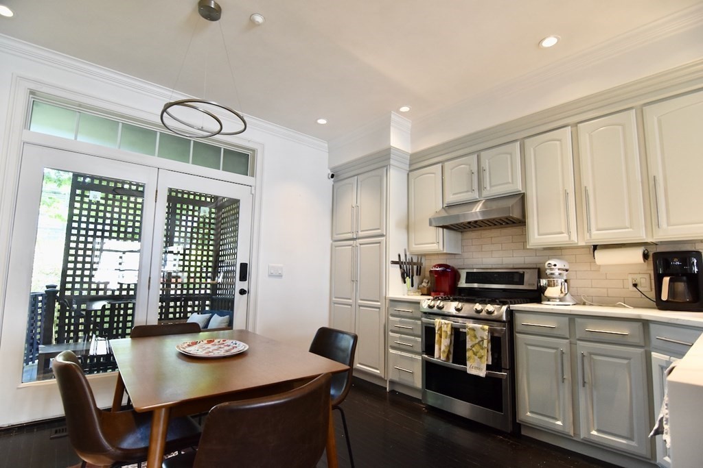 2 bed, 1 bath apartment for rent at 14 S Sydney St Unit 14, Dorchester — photo 4 of 32