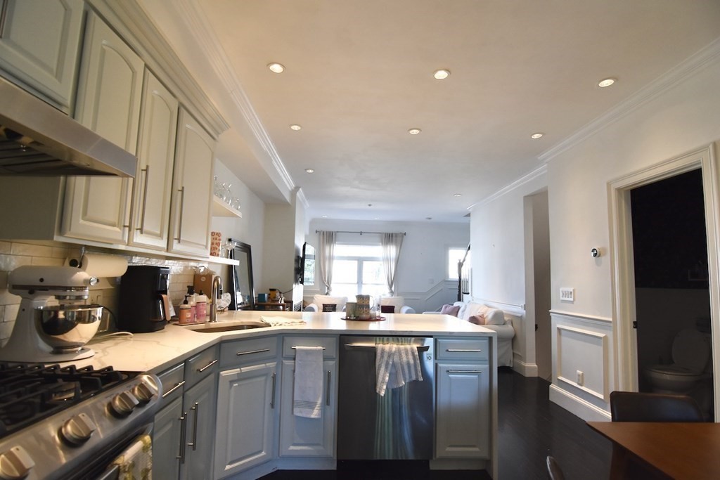 2 bed, 1 bath apartment for rent at 14 S Sydney St Unit 14, Dorchester — photo 16 of 32