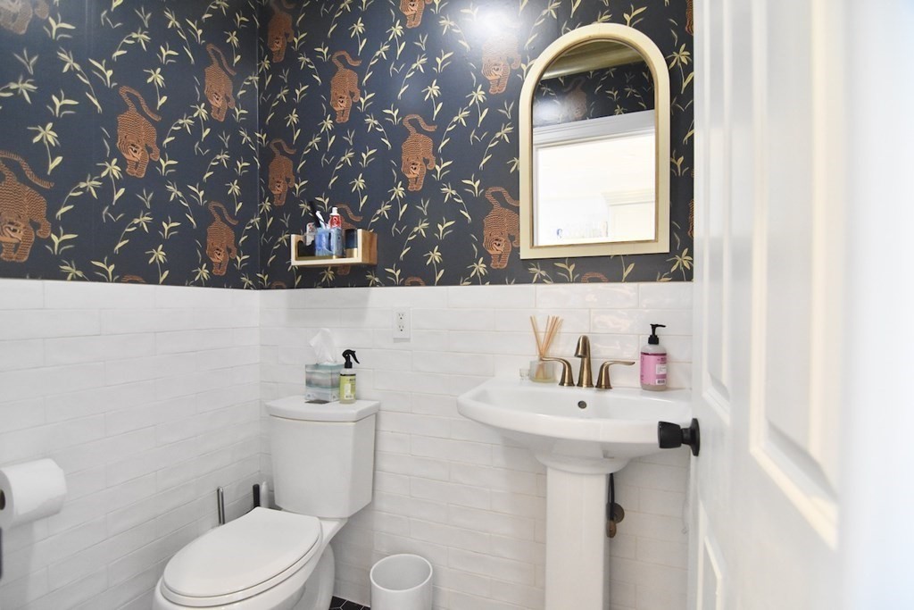 2 bed, 1 bath apartment for rent at 14 S Sydney St Unit 14, Dorchester — photo 17 of 32