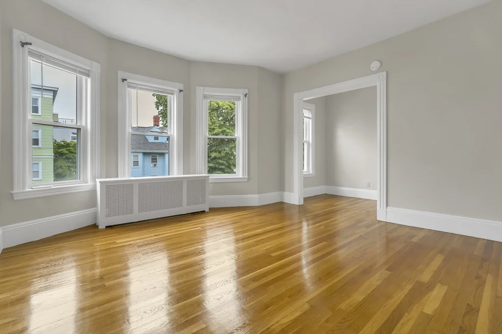 4 bed, 1 bath apartment for rent at 14 S Unit 2, Jamaica Plain — photo 5 of 27