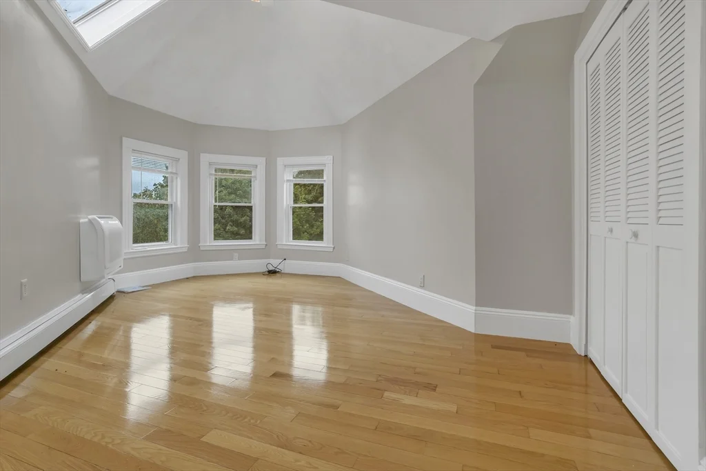 4 bed, 1 bath apartment for rent at 14 S Unit 2, Jamaica Plain — photo 15 of 27