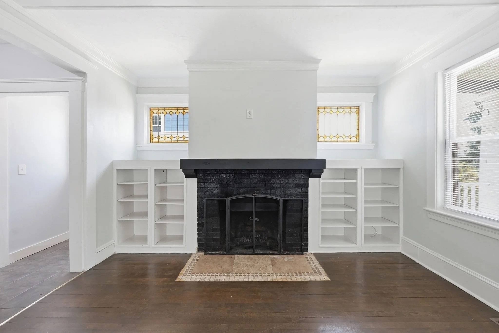 4 bed, 2 bath apartment for rent at 14 Saint Elmo Rd, Tatnuck — photo 4 of 35