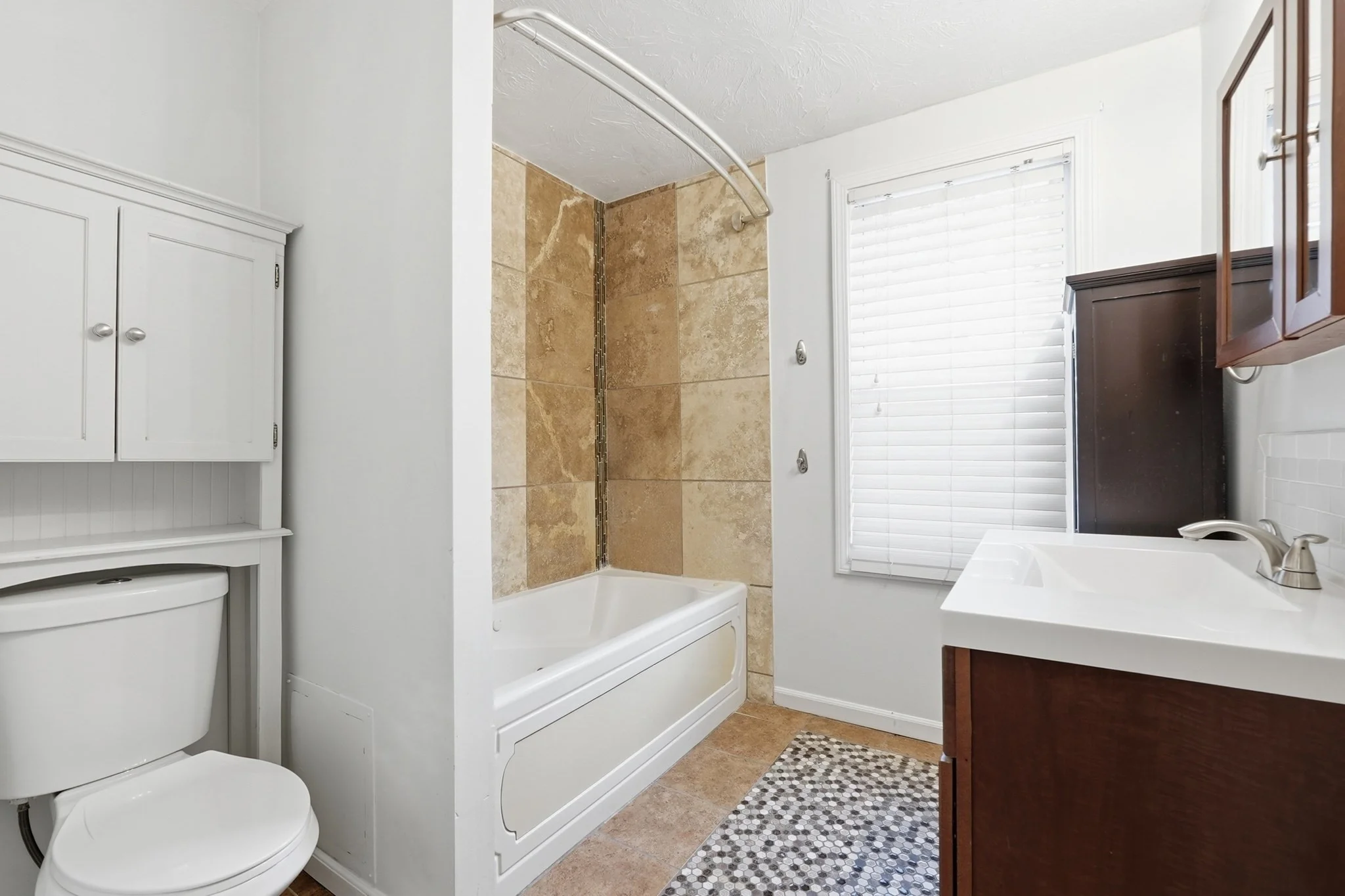4 bed, 2 bath apartment for rent at 14 Saint Elmo Rd, Tatnuck — photo 26 of 35