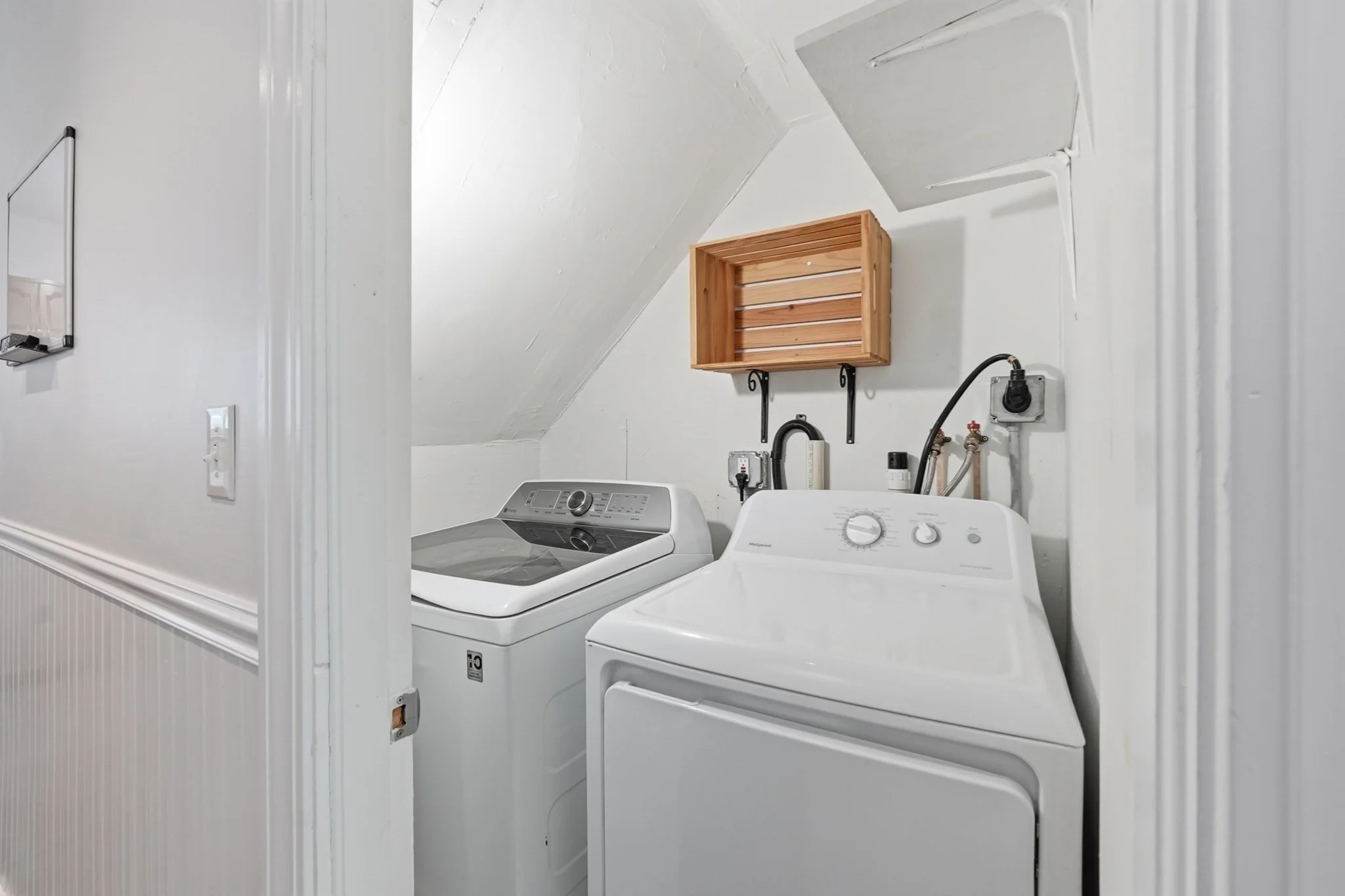 4 bed, 2 bath apartment for rent at 14 Saint Elmo Rd, Tatnuck — photo 13 of 35