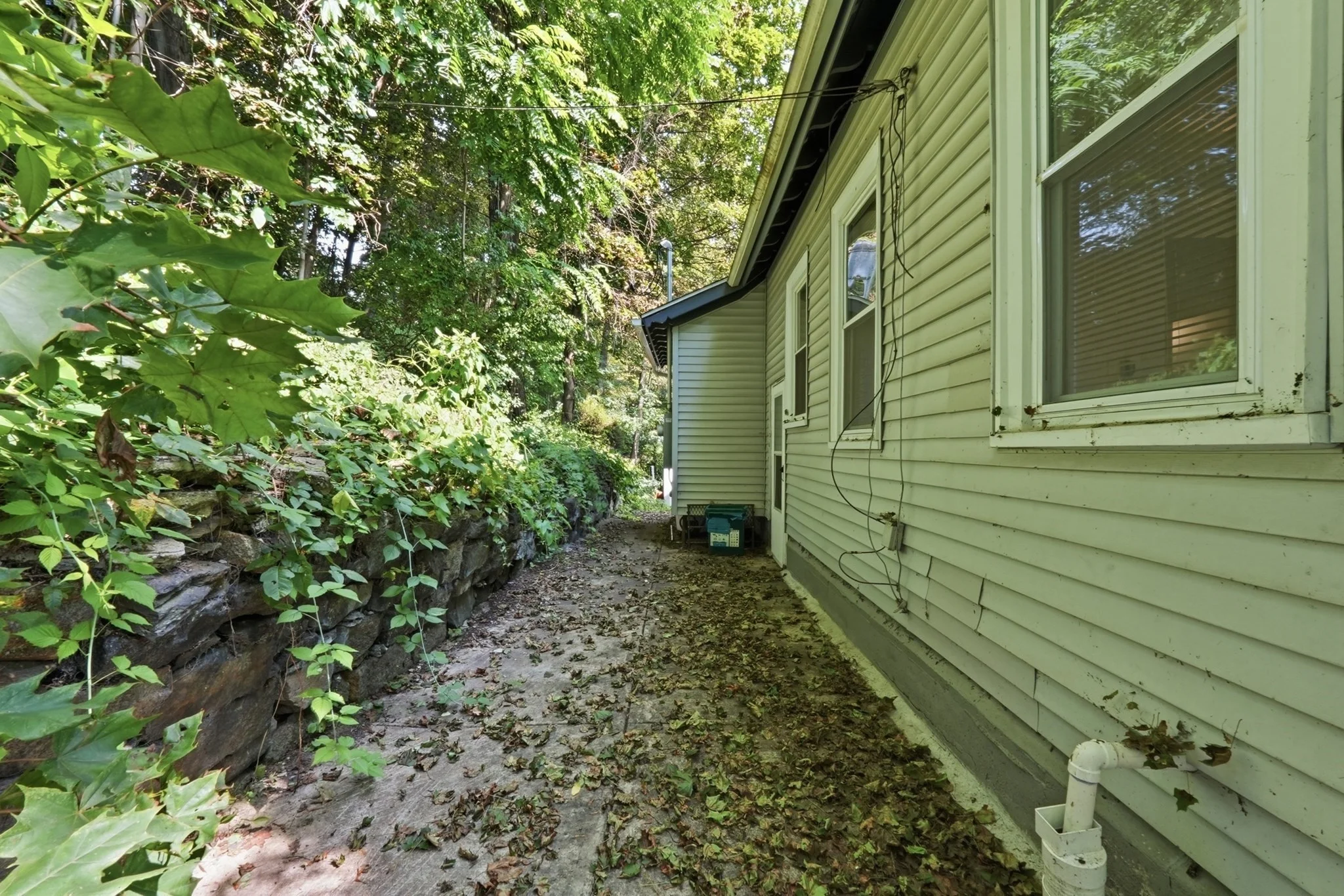 4 bed, 2 bath apartment for rent at 14 Saint Elmo Rd, Tatnuck — photo 27 of 35