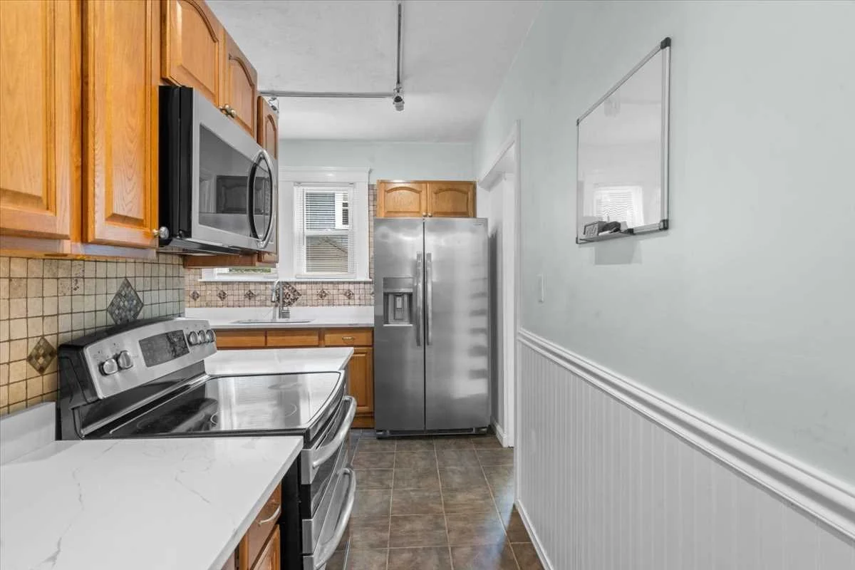 4 bed, 2 bath apartment for rent at 14 Saint Elmo Rd, Worcester — photo 13 of 24