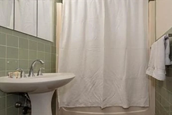 2 bed, 1 bath apartment for rent at 14 Salem St Unit 2, Cambridgeport — photo 10 of 11