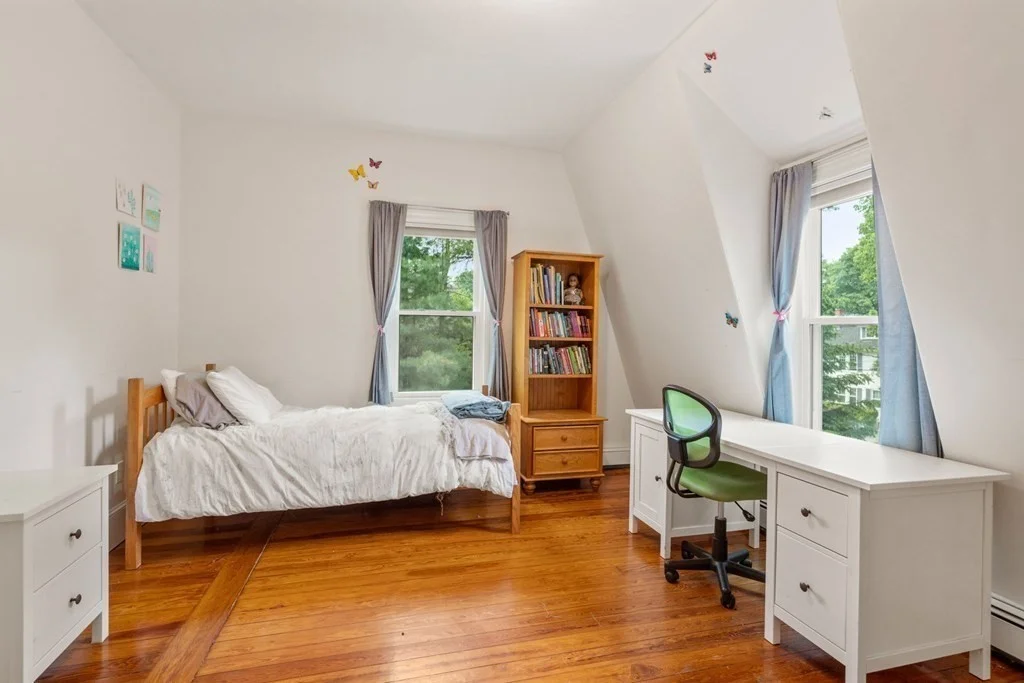 5 bed, 2 bath apartment for rent at 14 Salisbury Rd Unit 14, Newtonville — photo 7 of 21