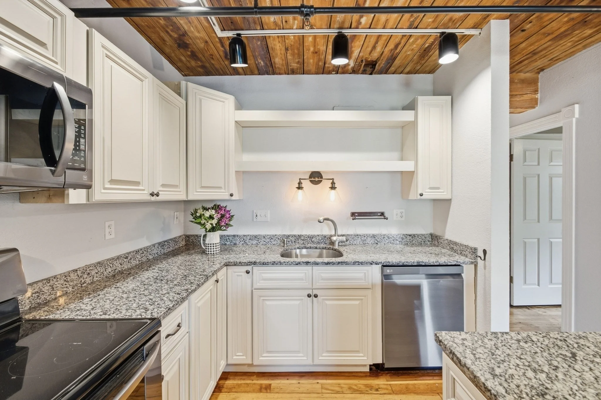 2 bed, 2 bath apartment for rent at 14 Sanford St Unit 5, Medway — photo 9 of 34