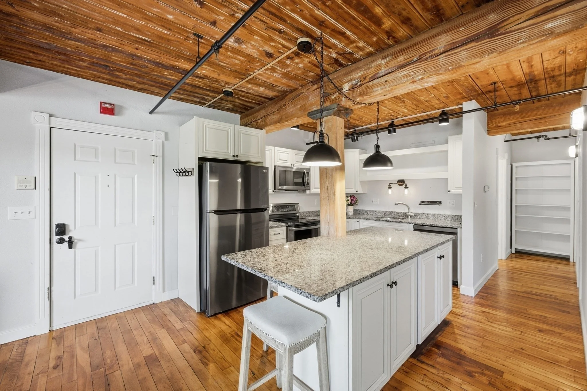 2 bed, 2 bath apartment for rent at 14 Sanford St Unit 5, Medway — photo 5 of 34