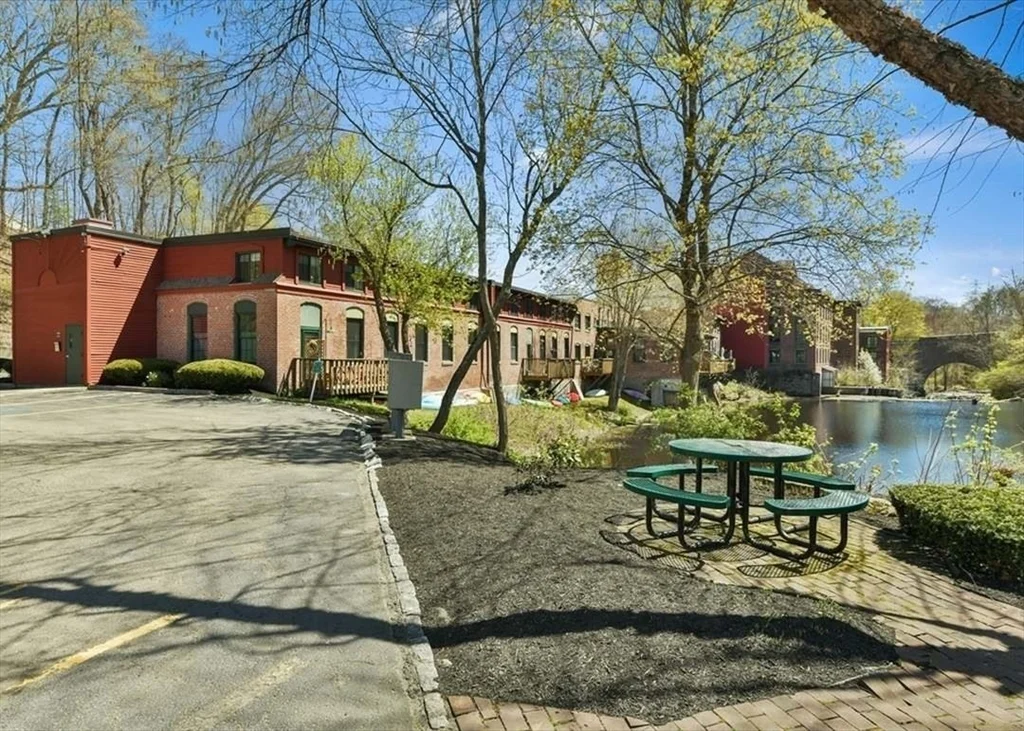2 bed, 2 bath apartment for rent at 14 Sanford Unit 41, Medway — photo 31 of 31