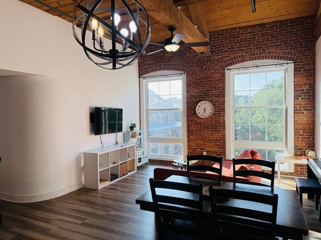 2 bed, 2 bath apartment for rent at 14 Sanford Unit 41, Medway — photo 3 of 31
