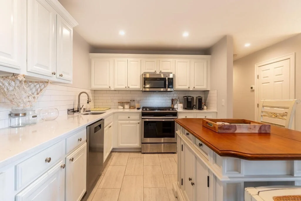 2 bed, 1 bath apartment for rent at 14 Scott St Unit 2, Gloucester — photo 2 of 11