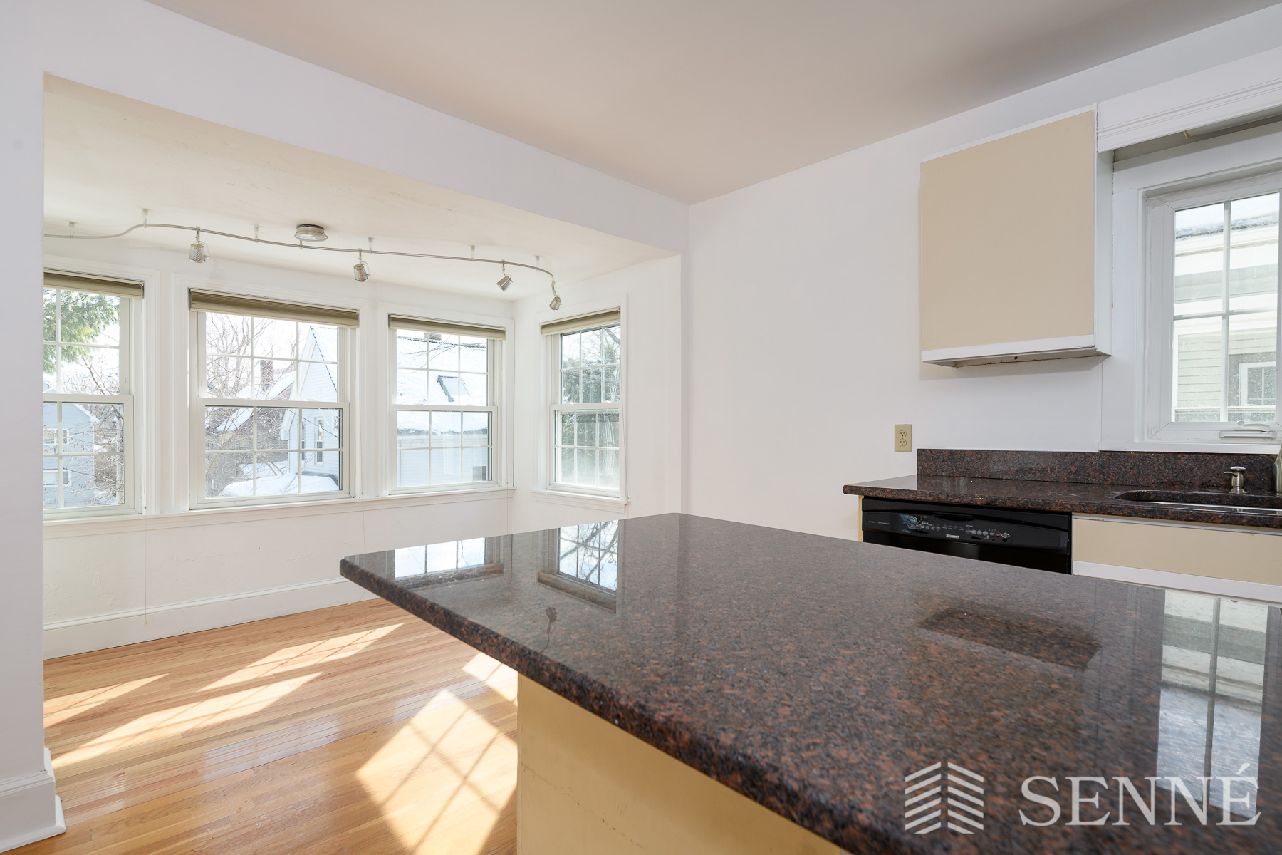 2.5 bed, 2.5 bath apartment for rent at 14 Skehan St Unit 2, Ward Two — photo 4 of 14