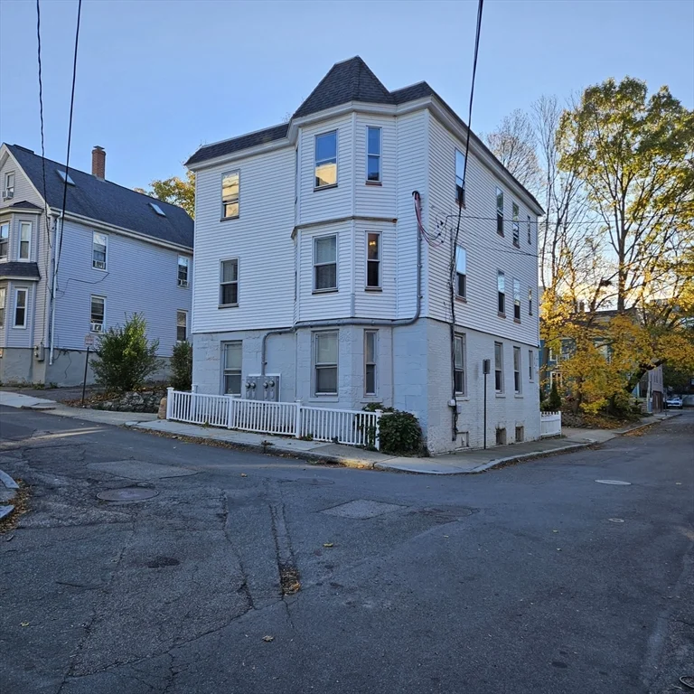 2 bed, 1 bath apartment for rent at 14 Smythe St Unit 3, Brookline Village — photo 2 of 12
